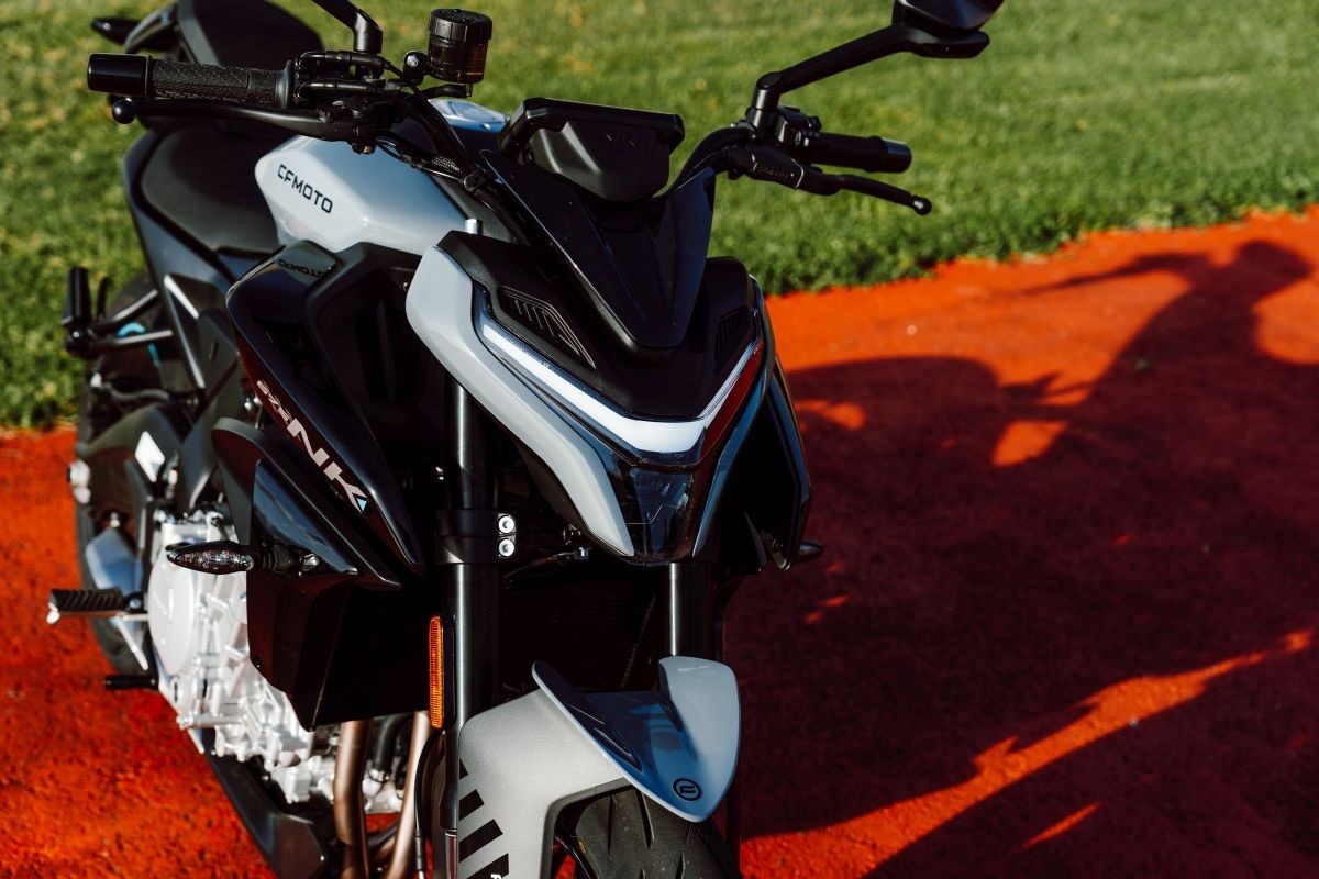 DueruoteTG #228 - CFMOTO 675 SR-R e 675 NK, Vespa GTS  310